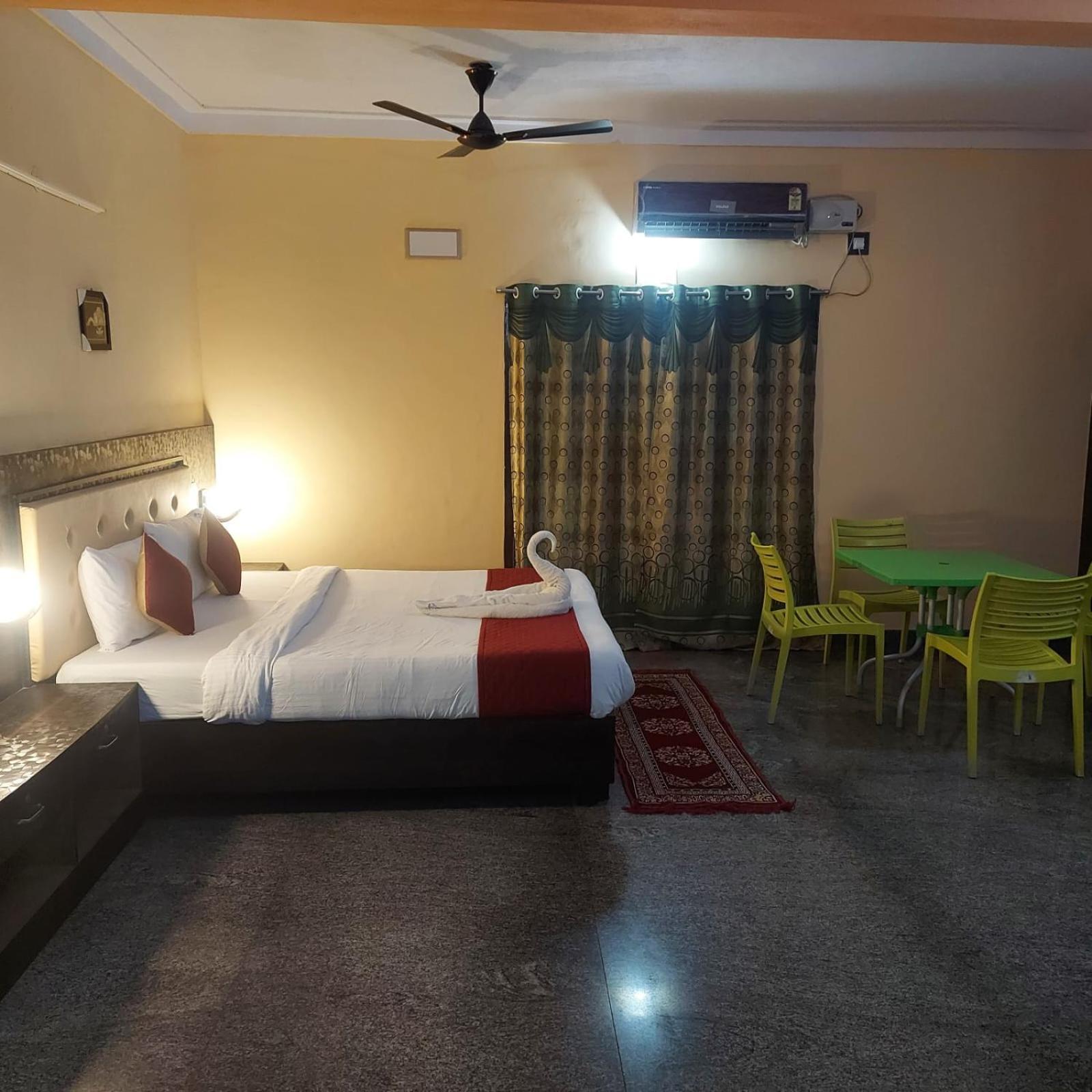 Dolphin Resort Yelagiri Eksteriør billede