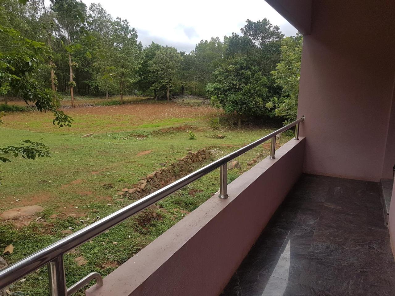 Dolphin Resort Yelagiri Eksteriør billede