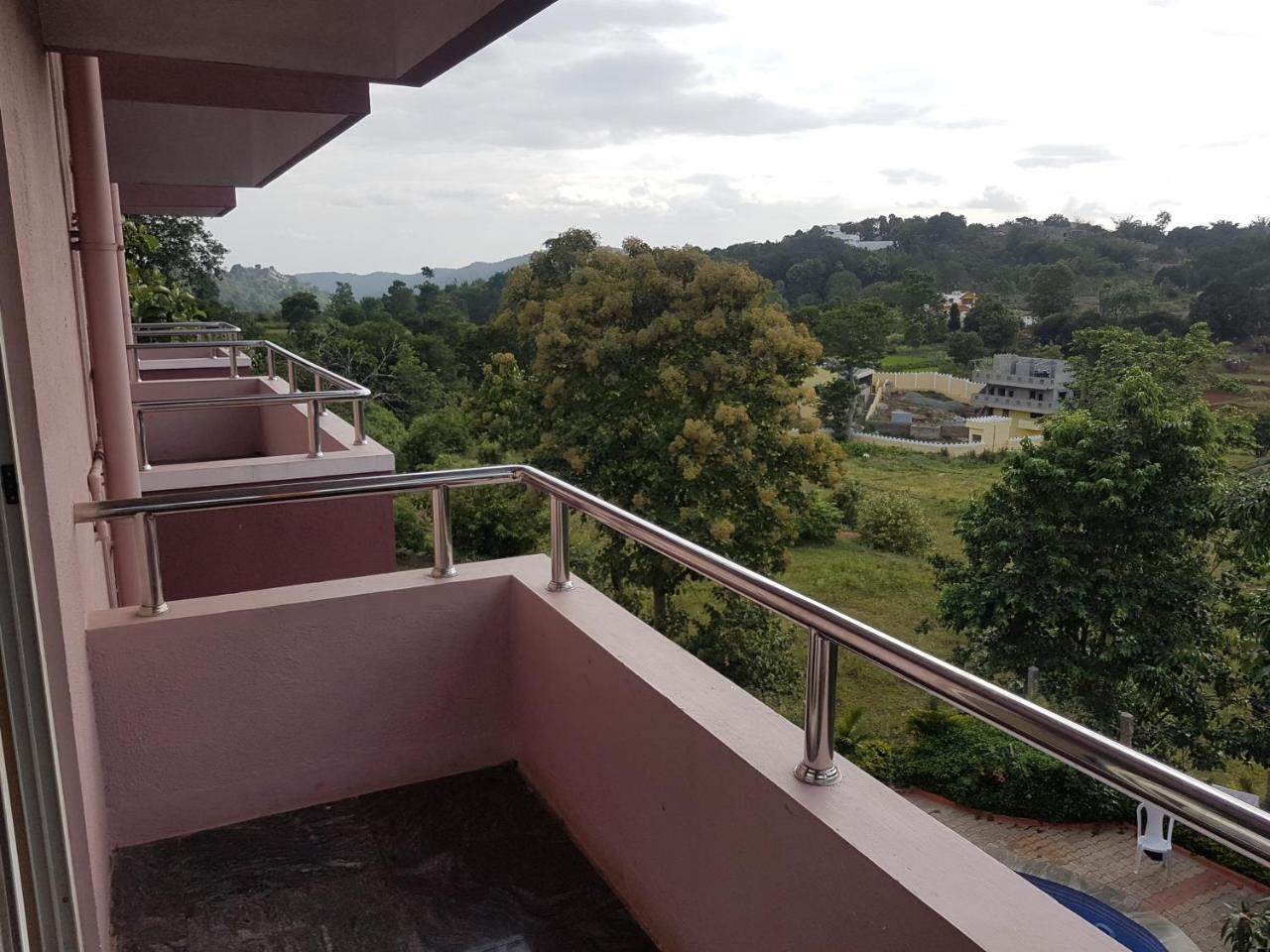 Dolphin Resort Yelagiri Eksteriør billede