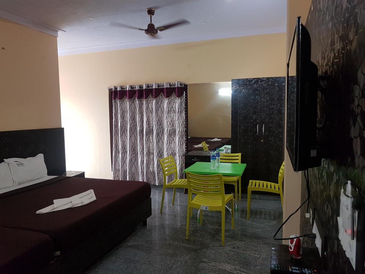 Dolphin Resort Yelagiri Eksteriør billede